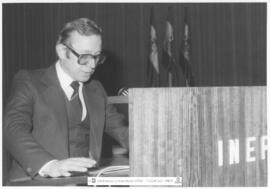 [1984. Acto Académico. Entrega de Diplomas. Intervención. Imágenes 1984-112 a 1984-113]