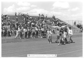 [1986. Semana Olímpica-Actividades deportivas. Bandera Olímpica. Imágenes 1986-115 a 1986-129]
