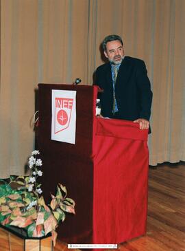 [1999. Acto Académico. Entrega de Diplomas a la XVII Promoción de Licenciados en Educación Física. Intervención Alfredo Boné Pueyo. Imágenes 1999-019 a 1999-021]