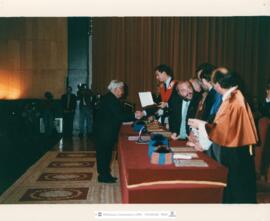 [1993. Visita del Príncipe Felipe al INEF. Auditorio-Entrega de distinciones a entidades y personas. Imágenes 1990-024 a 1990-028; 1990-030 a 1990-031; 1990-035]