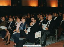 [1997. Acto Académico. Entrega de Diplomas a la XV Promoción de Licenciados en Educación Física. Asistentes-invitados. Imágenes 1997-031 a 1997-032; 1997-034; 1997-040 a 1997-041]
