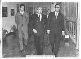 [1969. Visita Octavio Arizmendi Posada. Ministro de Colombia. Imágenes 1969-236 a 1969-239]
