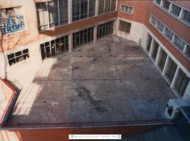 [Instalaciones INEF. Edificio central. Fachada principal. Interiores-Hall-Patio interior. Imagen 1997-058]