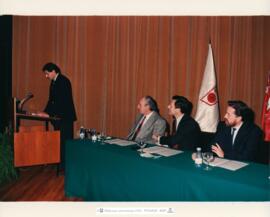 [1993. Acto Académico. Entrega de Diplomas de la XI Promoción de Licenciados en Educación Física. Intervención del Nº1 Jesús Roca Hernández. Imágenes 1993-011; 1993-015]