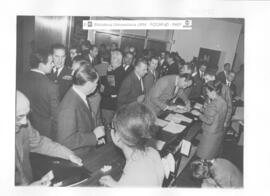 [1968. XVII Pleno del Consejo Nacional de E.F.D. Entrega de documentación. Imágenes 1968-090 a 1968-091]