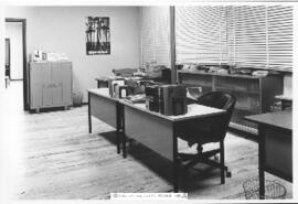 [Instalaciones INEF. Edificio central. Interiores-Despachos. Imágenes 1969-029 a 032]