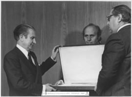 [1974. Homenaje a Juan Antonio Samarach. Imágenes 1974-019 a 1974-020]