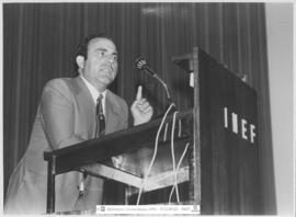 [1977. Congreso Internacional de Educación Física y Deportiva-Ponentes. Imágenes 1977-001 a 1977-024]