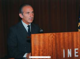 [1992. Acto Académico. Entrega de Diplomas de la X Promoción de Licenciados en Educación Física. Intervención José Manuel Ballesteros Martínez-Elorza. Imagen 1992-048]