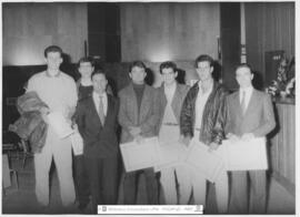 [1989. Acto Académico. Entrega de Diplomas. Alumnos. Imágenes 1989-014 a 1989-040]