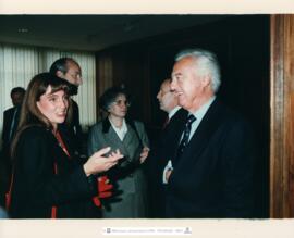 [1993. Visita del Príncipe Felipe al INEF. Familia de Cagigal con autoridades. Imágenes 1990-020; 1990-047 a 1990-048]