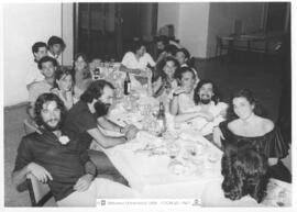 [1982. Comida-celebración primeros licenciados. Imagen 1982-037; 1982-039 a 1982-043]