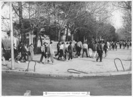[1989. Marcha a la "Almudena"-avenida Complutense. Imágenes 1989-128; 1989-132 a 1989-135]