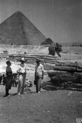 Conjunto de Gizeh, Egipto 2. Pirámide de Keops y la esfinge
