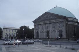 St. Hedwigs Kathedrale, Bebelplatz